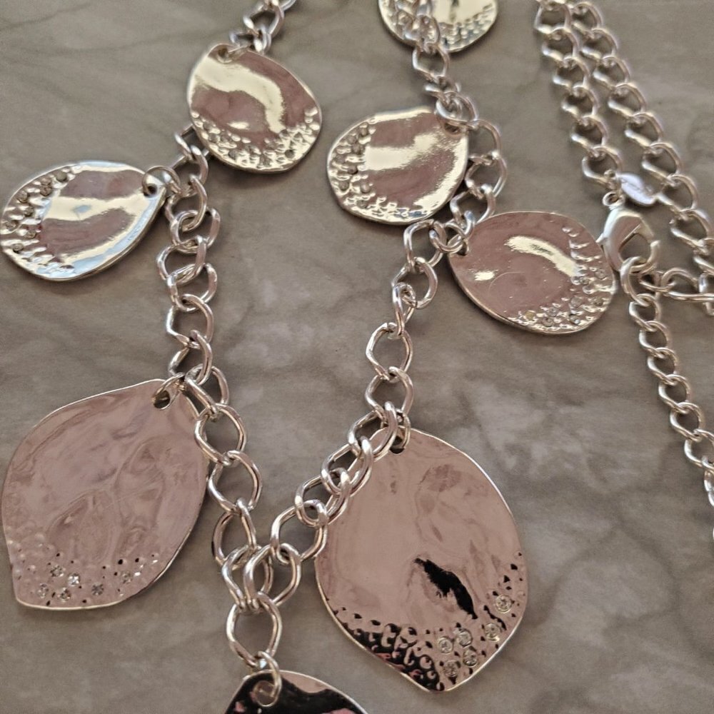 ✨ Chico's Silver Hammered Rhinestones Crystals Pave Beaded Disc Necklace ✨ - Picture 3 of 13